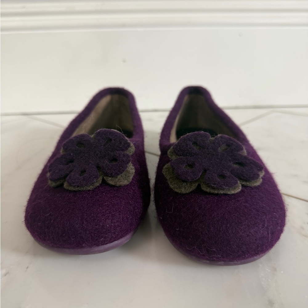 Thies women’s purple felt floral appliqué ballet flat shoes euro 38 US 7.5 EUC - Picture 3 of 10
